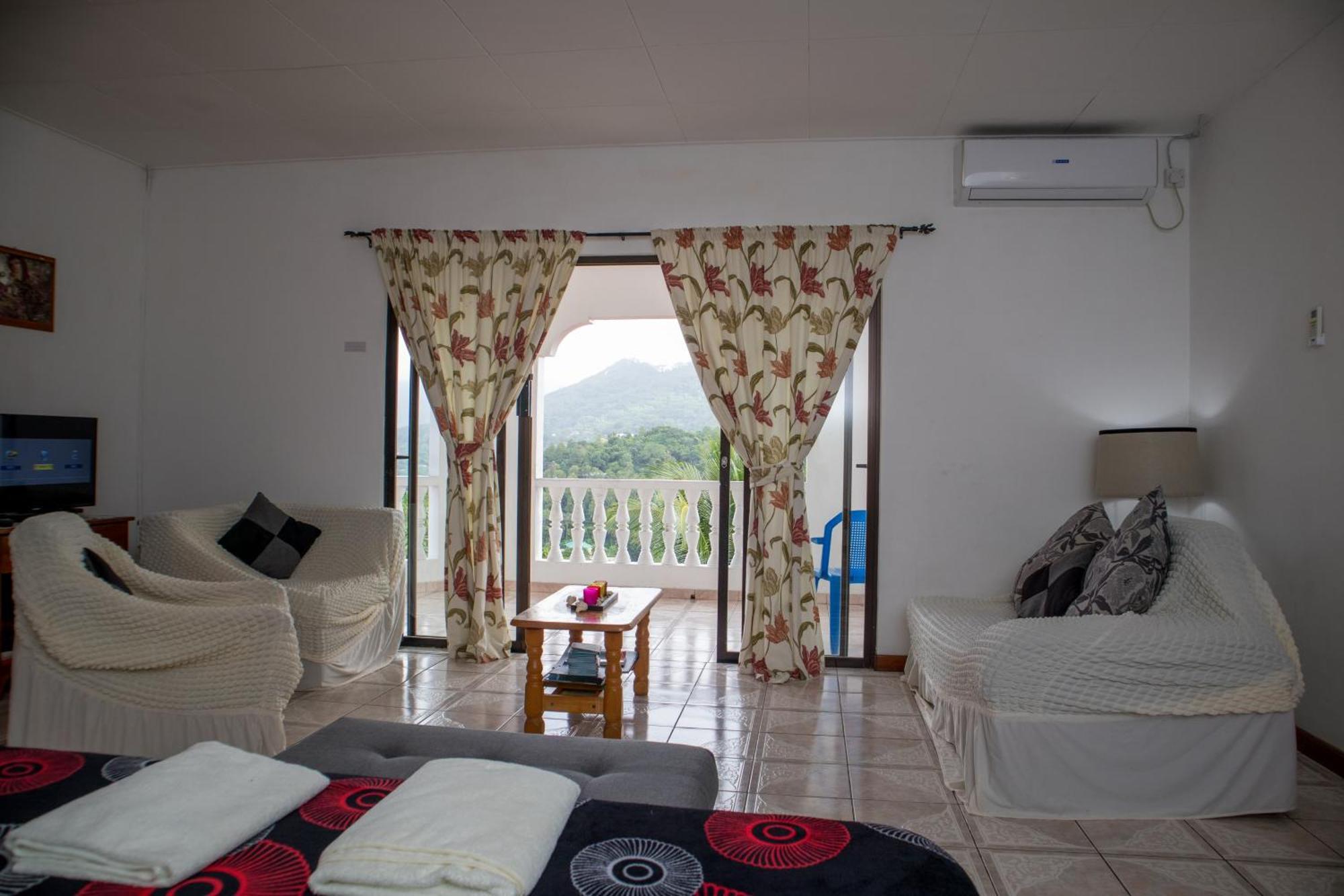Mountain Apartments Anse Etoile Esterno foto